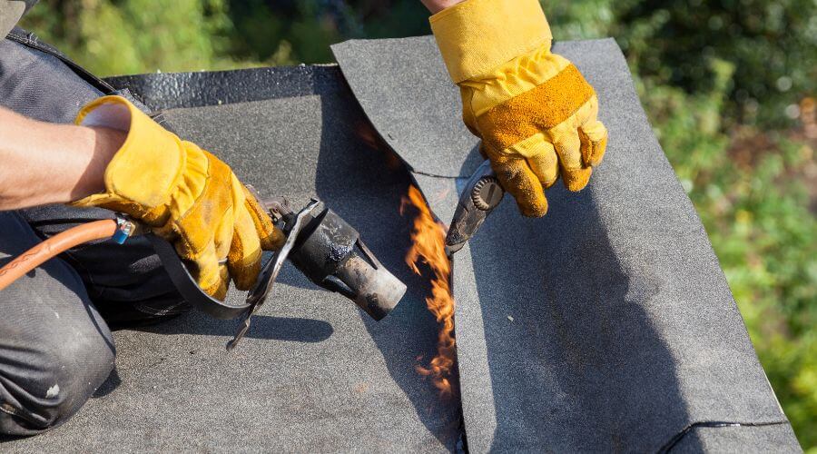 Professional gutter cleaning in Ceres, CA